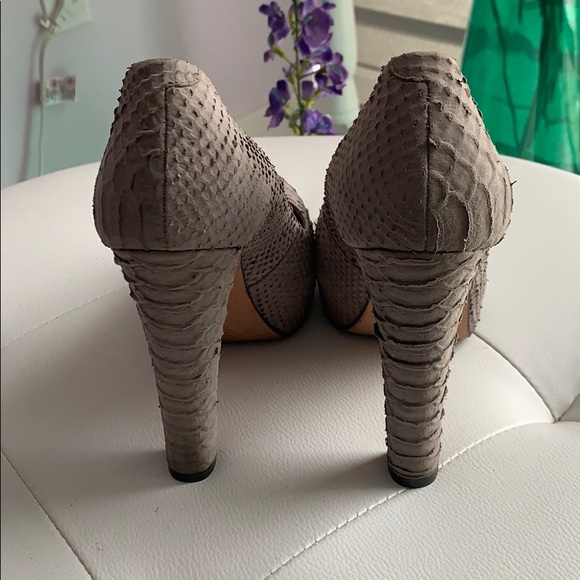 Grey, leather, distressed snake skin pumps - Picture 3 of 4